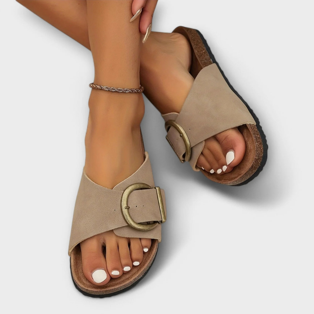 YLENIA™ | Sandalo estivo confortevole