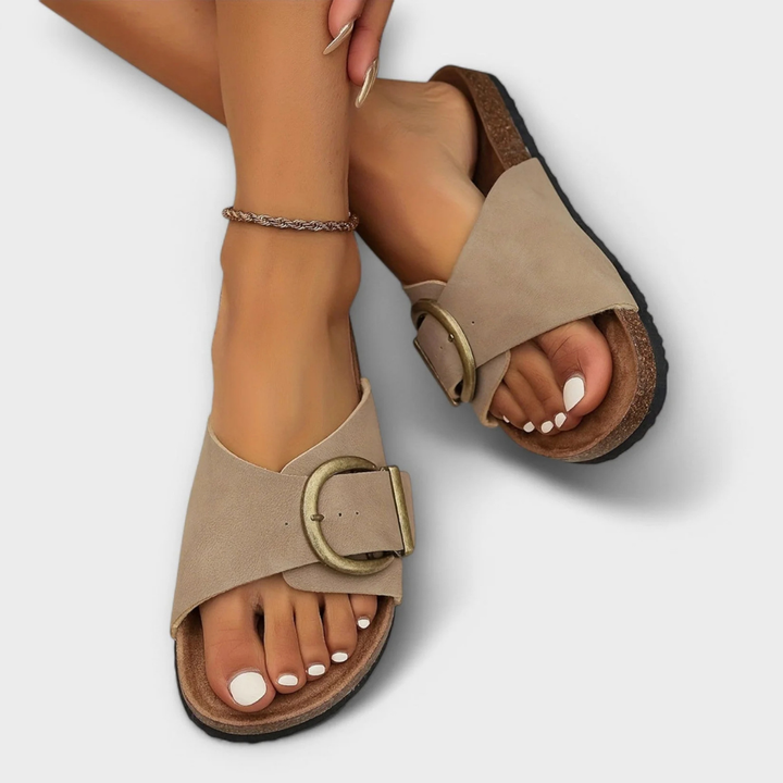 YLENIA™ | Sandalo estivo confortevole